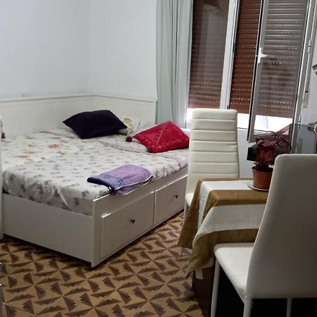 סרגוסה Las Golondrinas Habitacion En Piso Centrico Para Una O Dos Personas מראה חיצוני תמונה